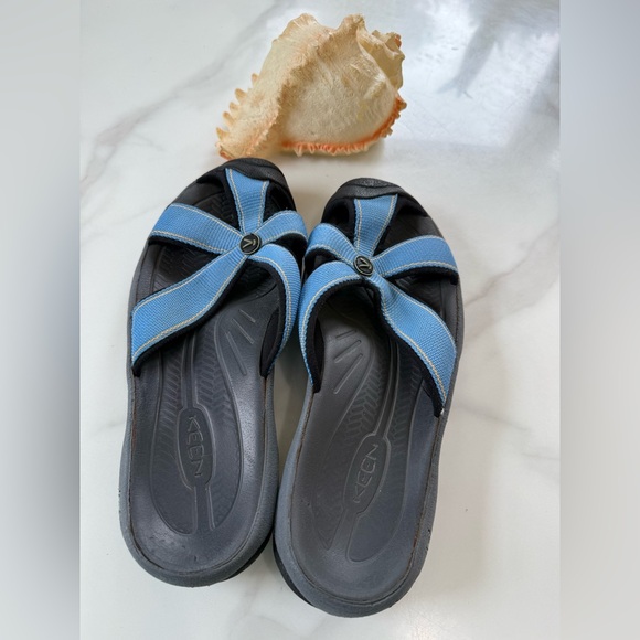 Keen Women’s Black and Light Blue Cross-Strap Sandals - Picture 2 of 10